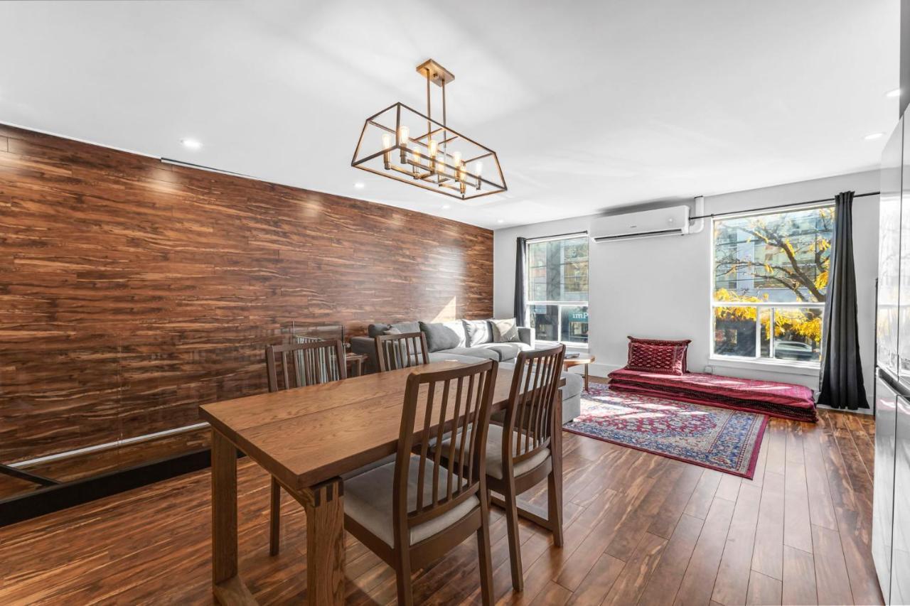 Amazing Fully Renovated Apartment On Queen St. トロント エクステリア 写真